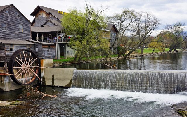 Old Mill Restaurant Tourist Attraction Near Gatlinburg